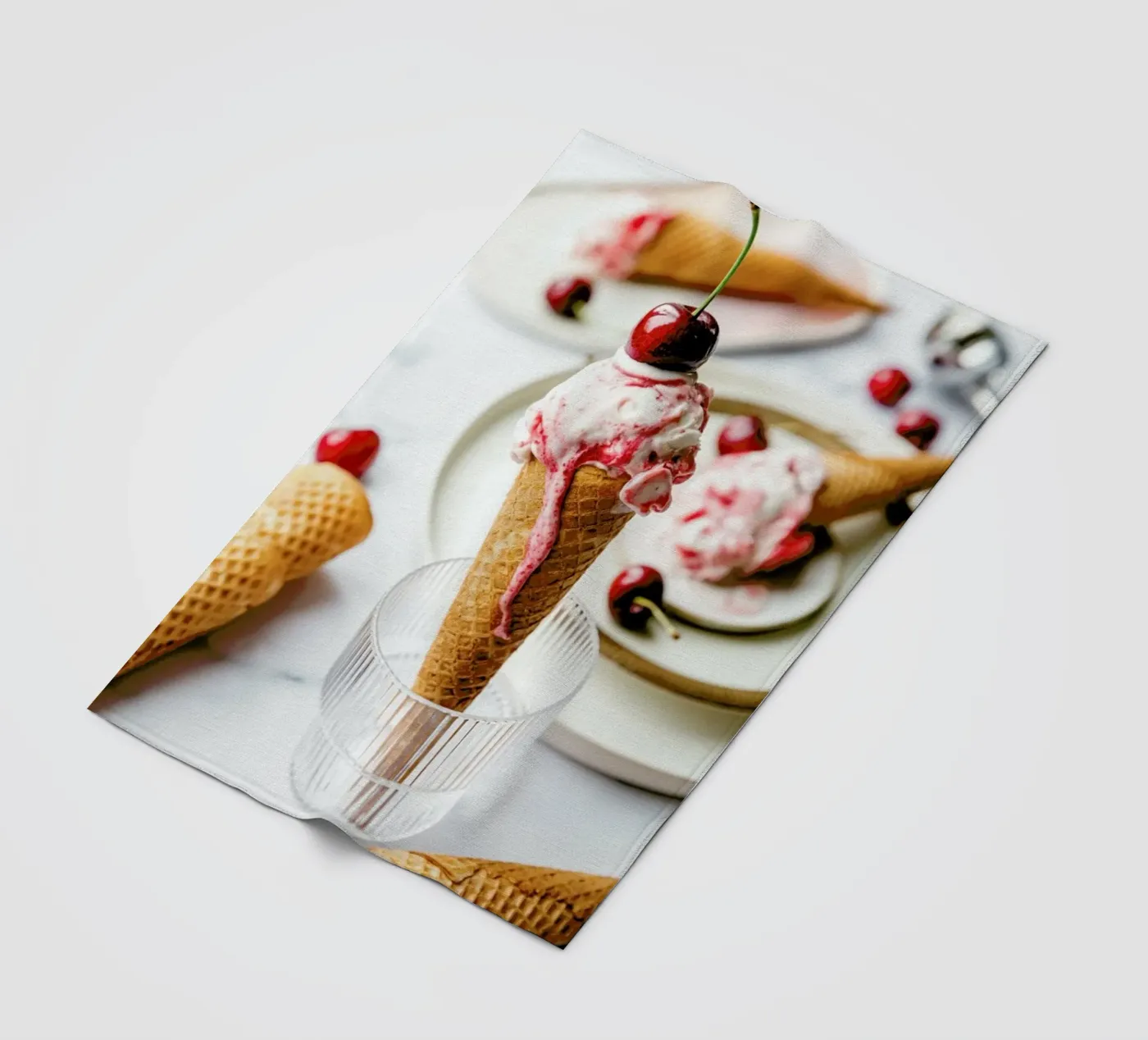 Kirsch Eis fleece blanket by Eat this