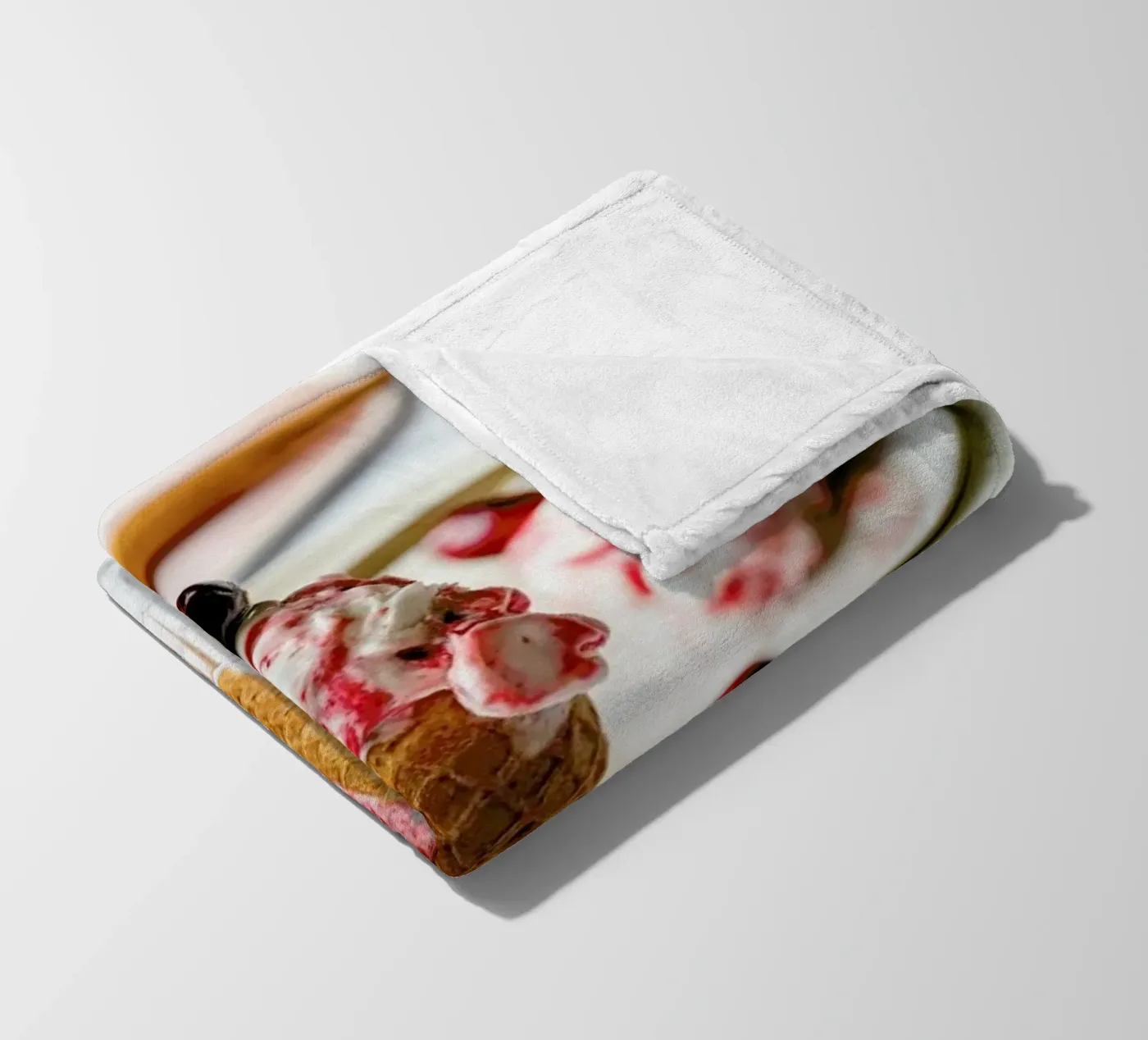 Kirsch Eis fleece blanket by Eat this