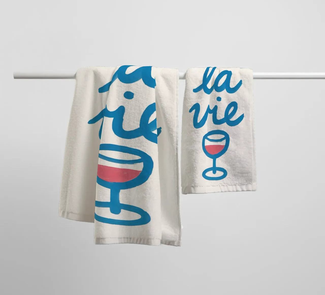 C’est la Wine asciugamano da bagno da QuooodZ by MooodzArt