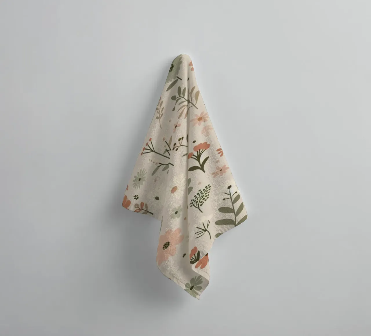 Flüsternde Blüten Handtuch von Botanical Pattern House