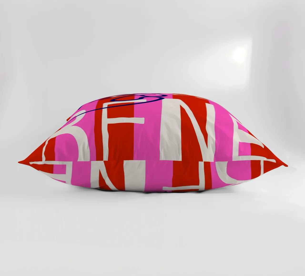 tutto bene. cuscino da FRICKE DESIGN