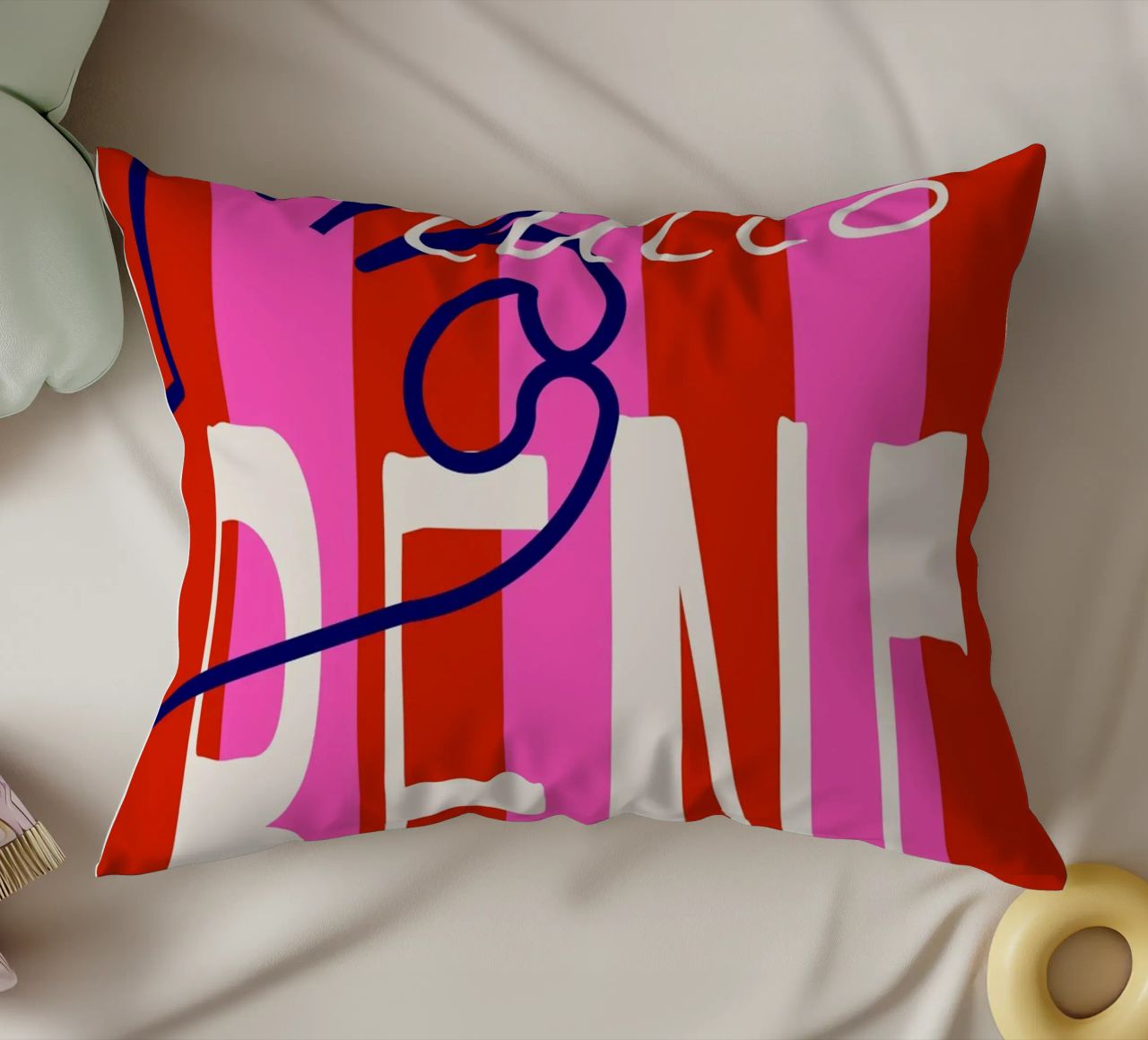 tutto bene. cuscino da FRICKE DESIGN