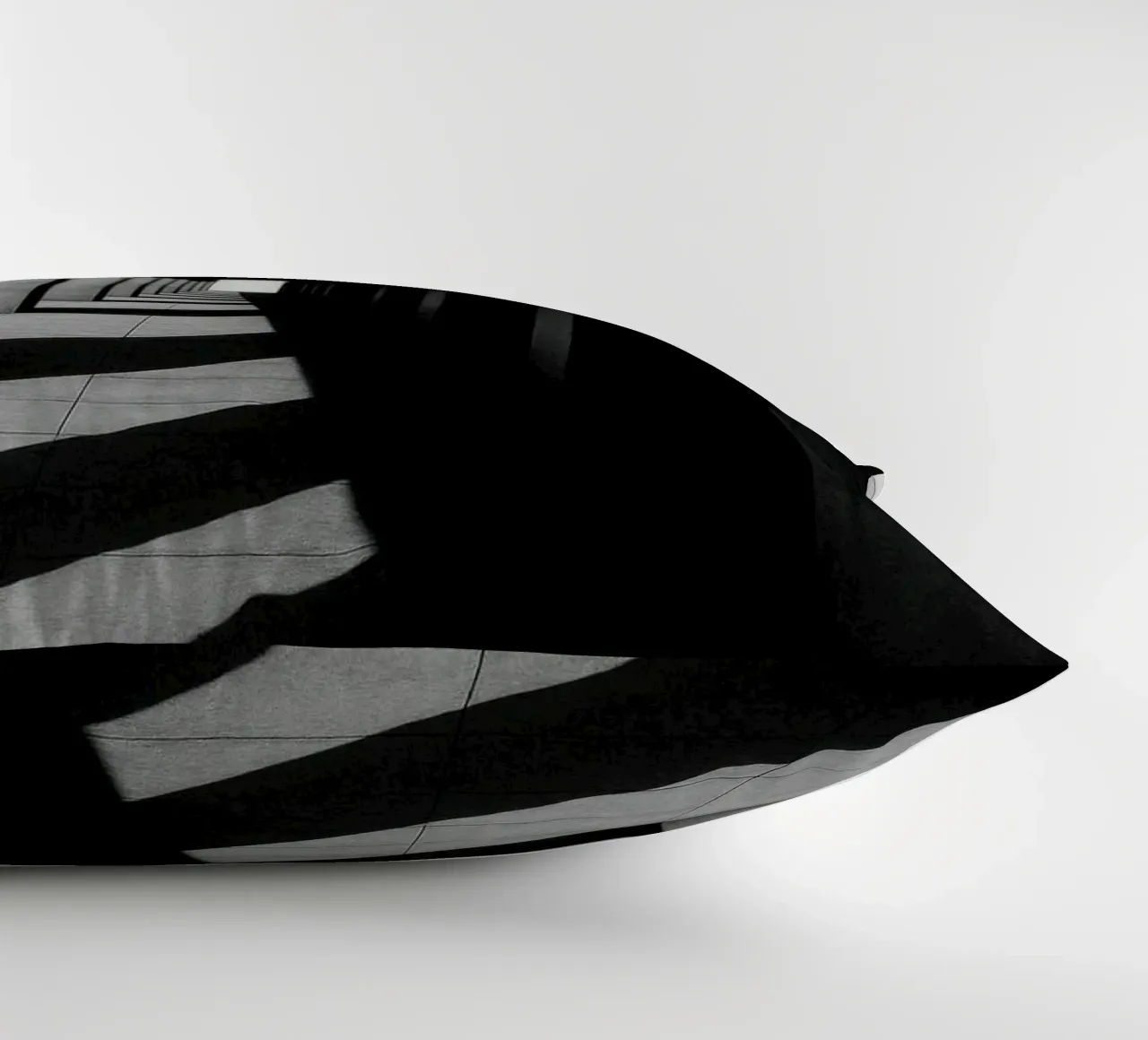 Berlin Infinie – Géométrie de l’Ombre coussin de Black & White