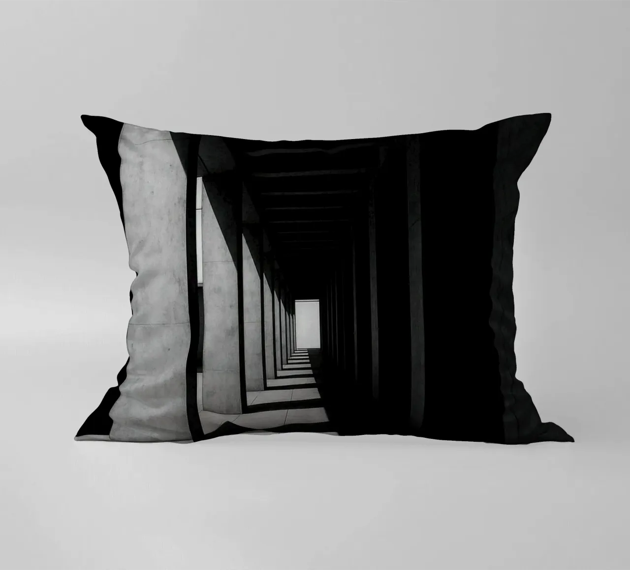 Berlin Infinie – Géométrie de l’Ombre coussin de Black & White