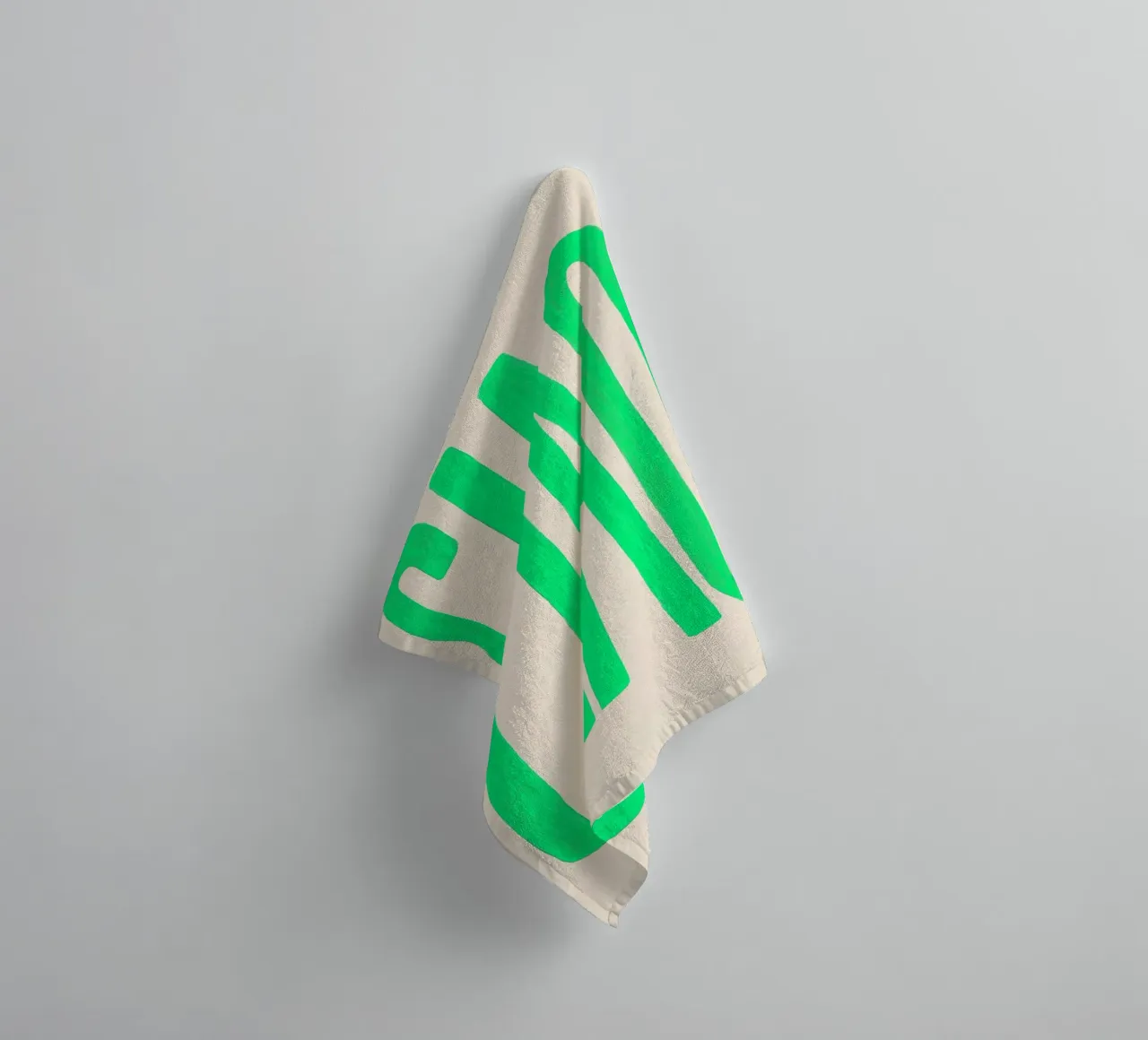 CIAO, aber bitte in Neonfarben Handtuch von QuooodZ by MooodzArt