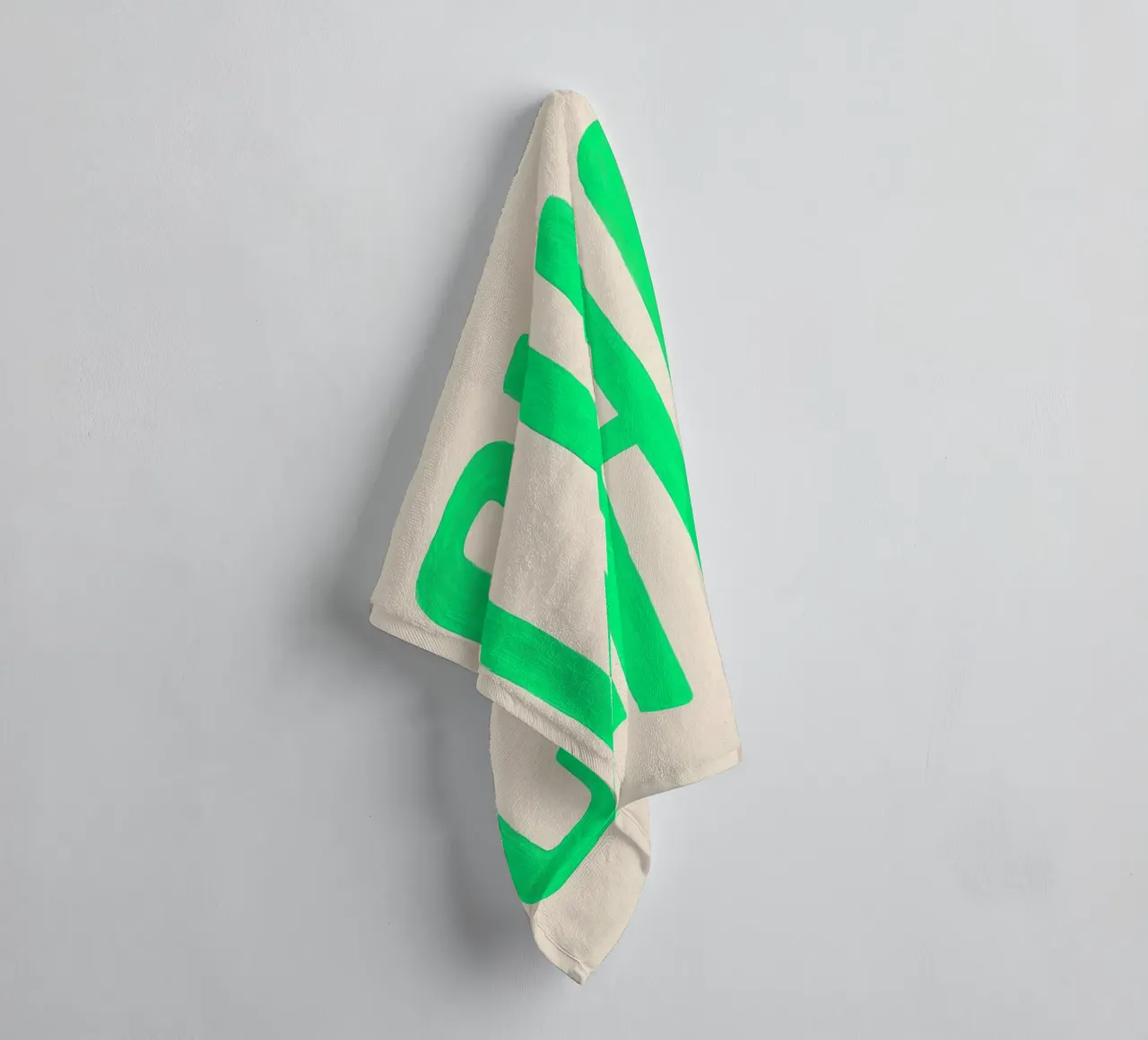 CIAO, aber bitte in Neonfarben Handtuch von QuooodZ by MooodzArt