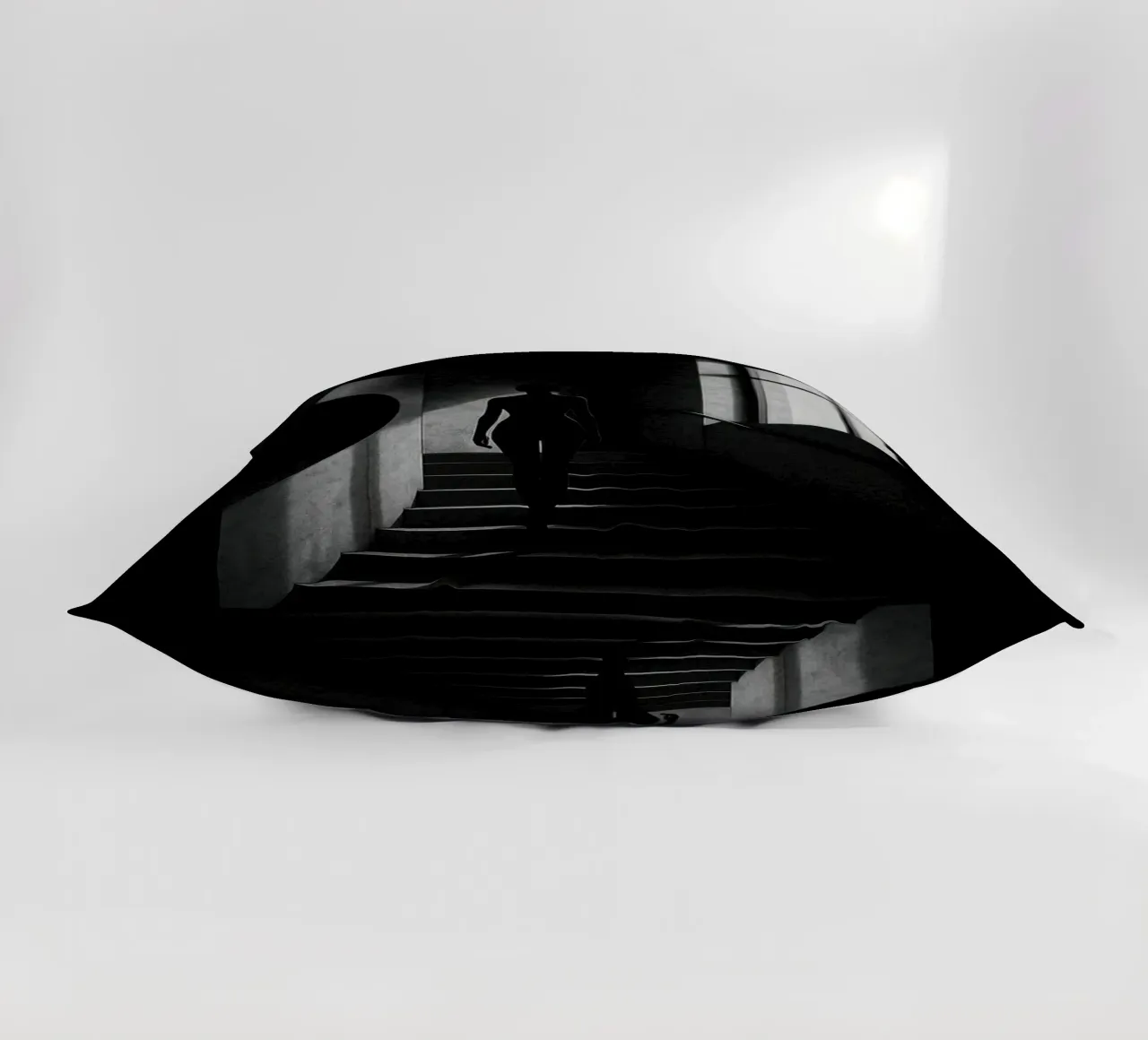 Berlijn - Stille opgang, sensualiteit in de schaduw kussen van Black & White