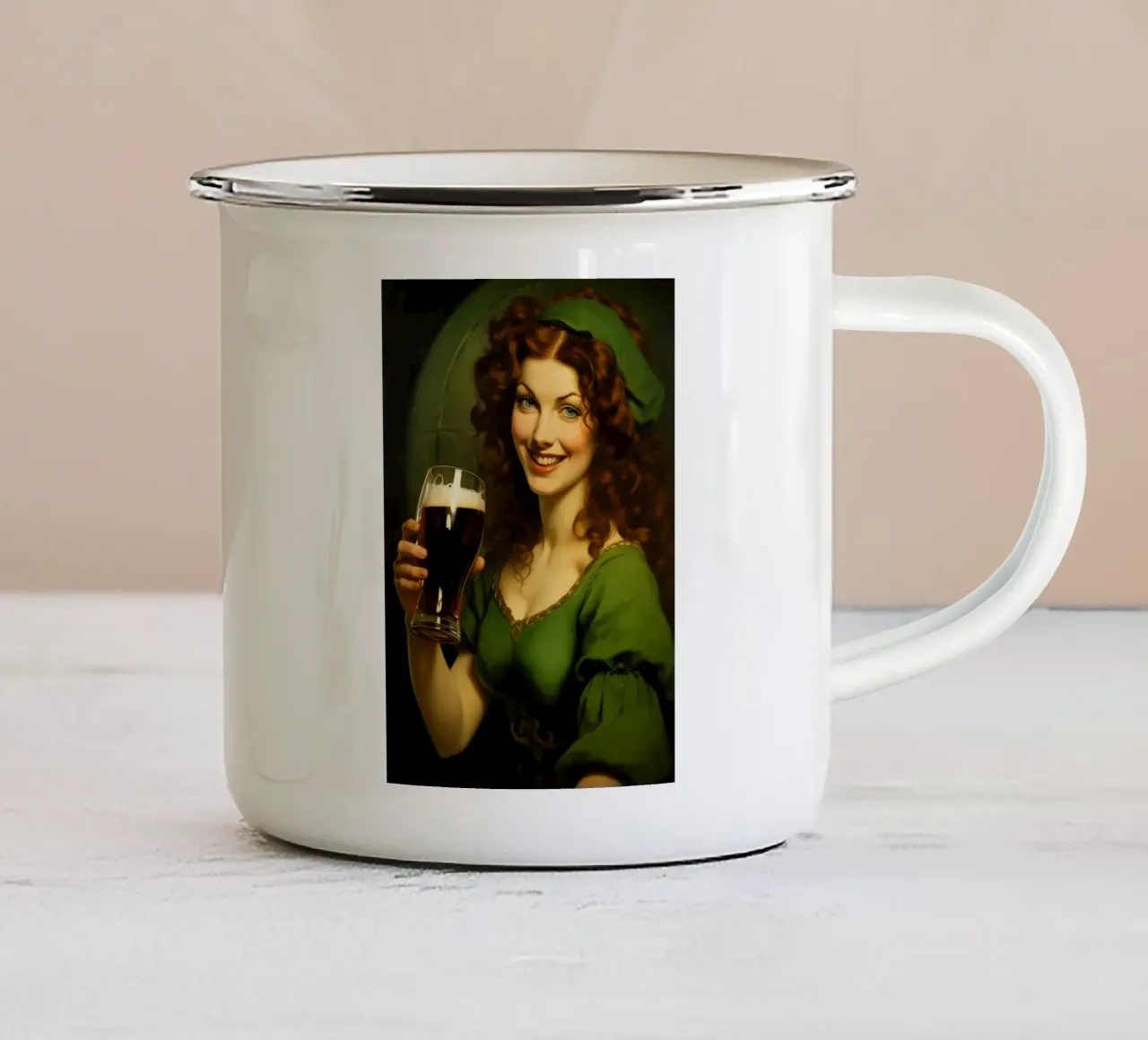 Ragazza irlandese tazza in smalto da Fleur de Lys