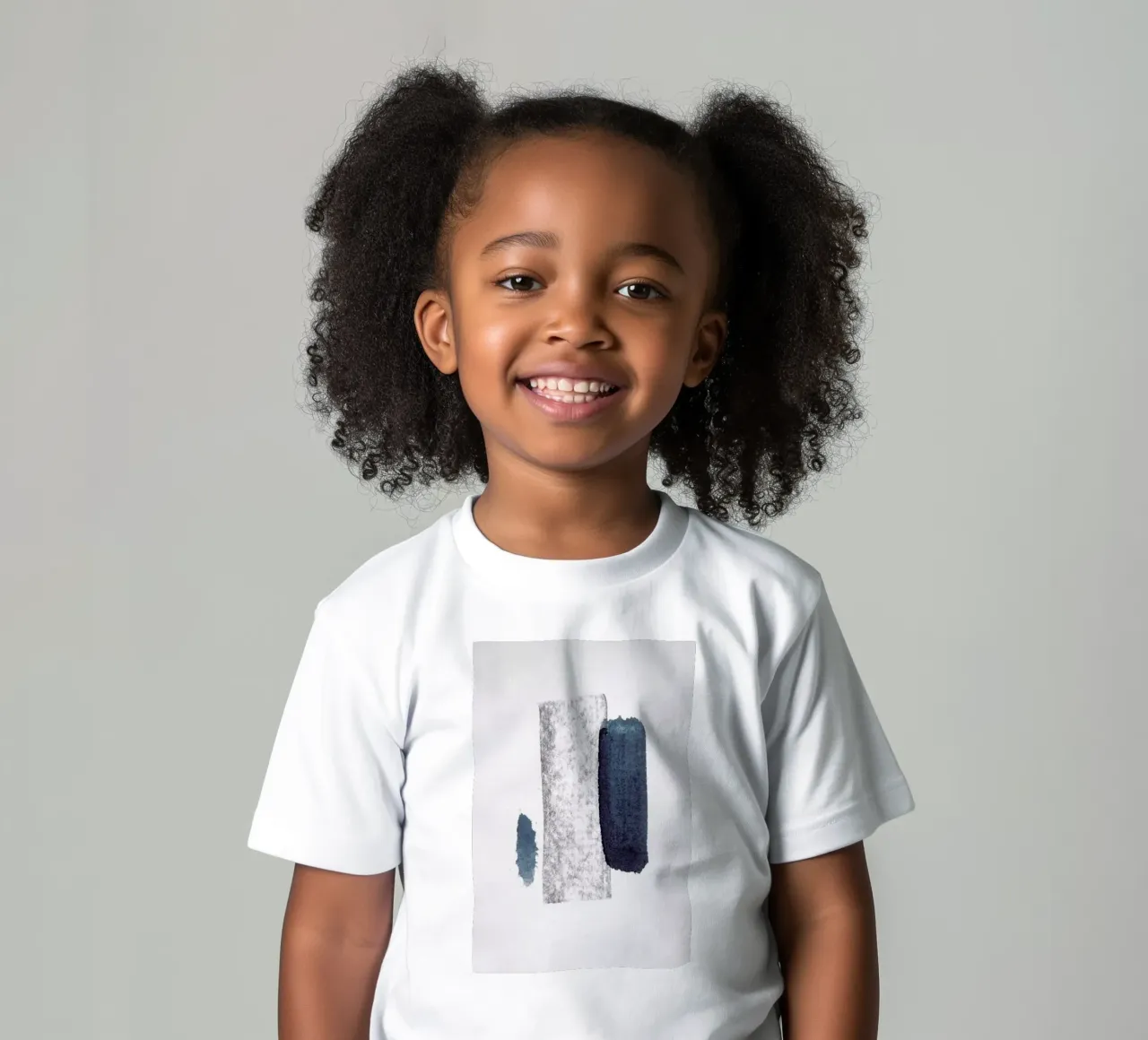 Minimal Abstract Aquarelle And Charcoal t-shirt bambini da Studio Nahili