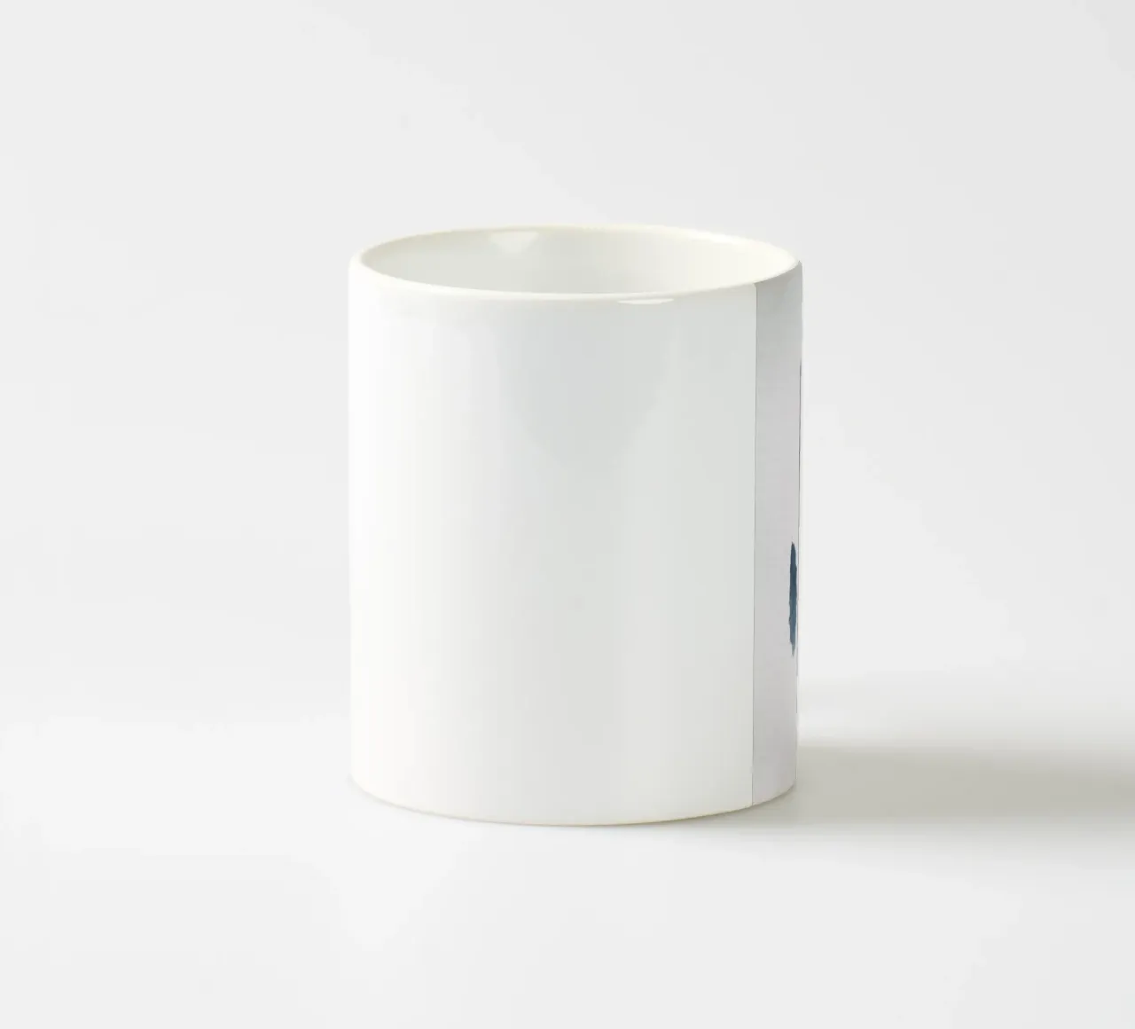 Minimal Abstract Aquarelle And Charcoal Keramik Tasse von Studio Nahili