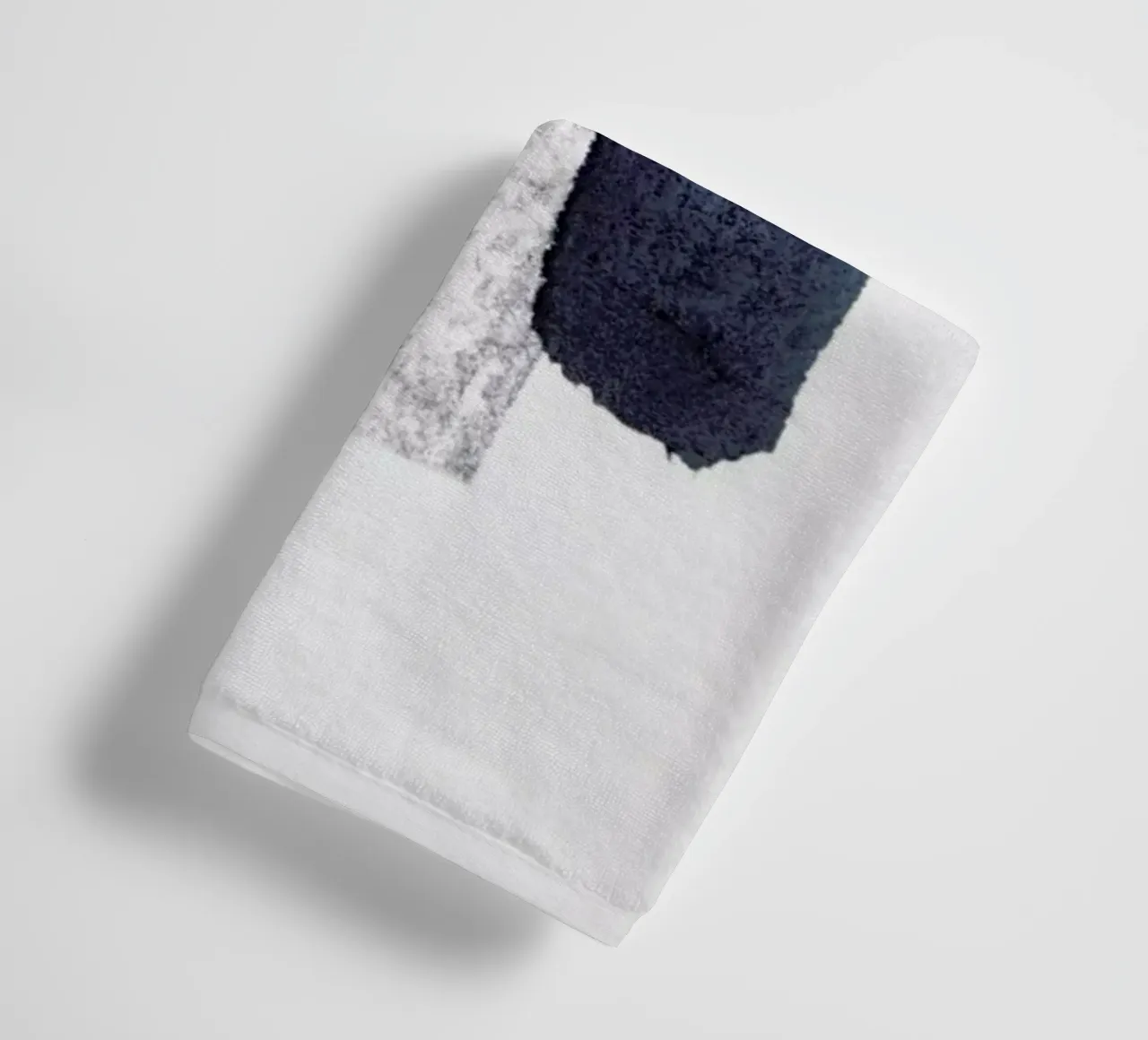 Minimal Abstract Aquarelle And Charcoal asciugamano da bagno da Studio Nahili