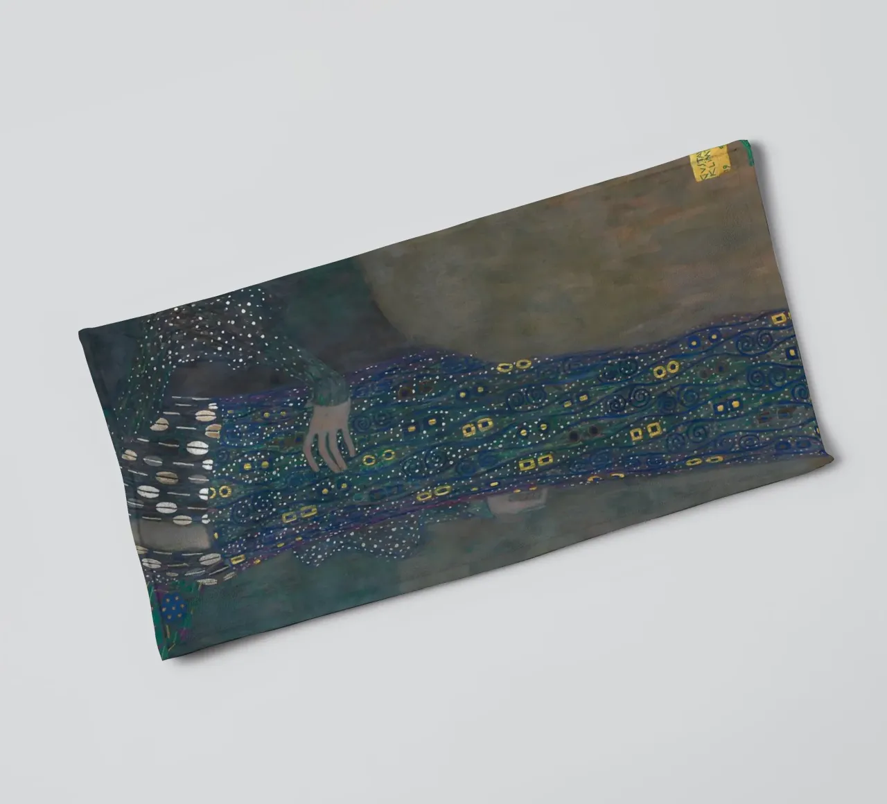 Klimt's "Emilie Flöge" - Art Nouveau, Portraiture, Fashion I Handtuch von ClubArt