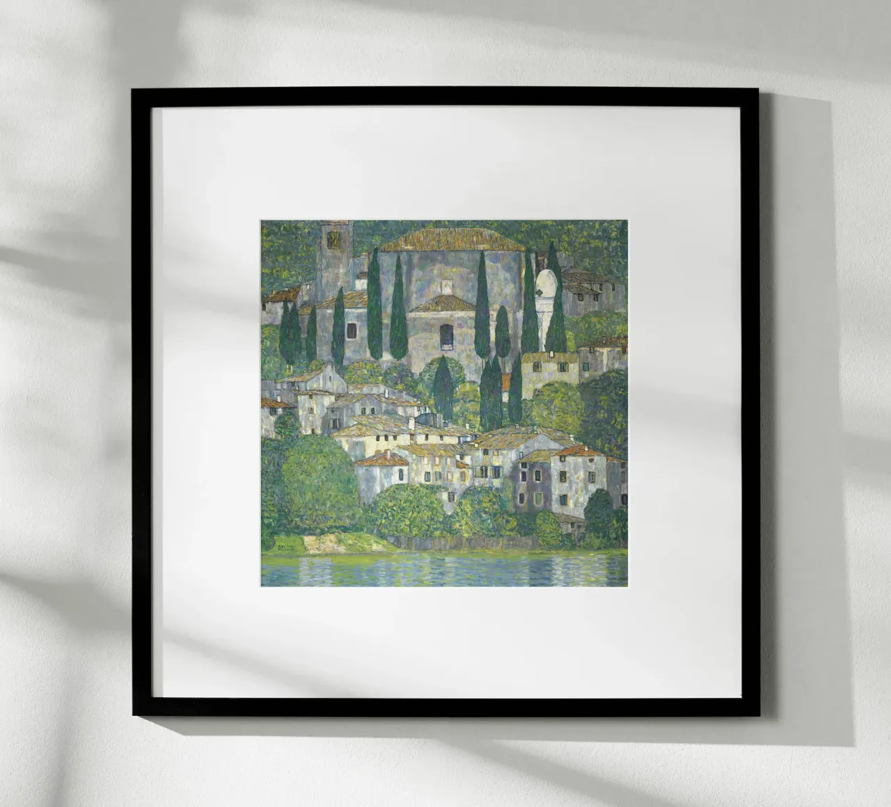 Klimts "Kerk in Cassone" - Pointillistisch, Landschap, Italië poster met aluminium frame van ClubArt