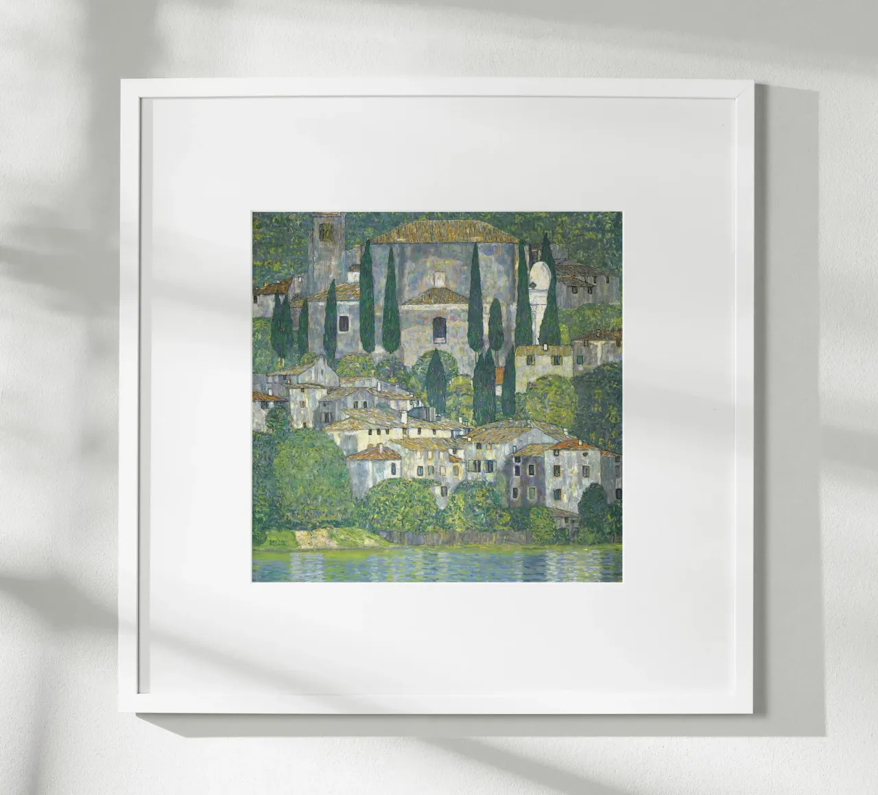 Klimts "Kerk in Cassone" - Pointillistisch, Landschap, Italië poster met aluminium frame van ClubArt