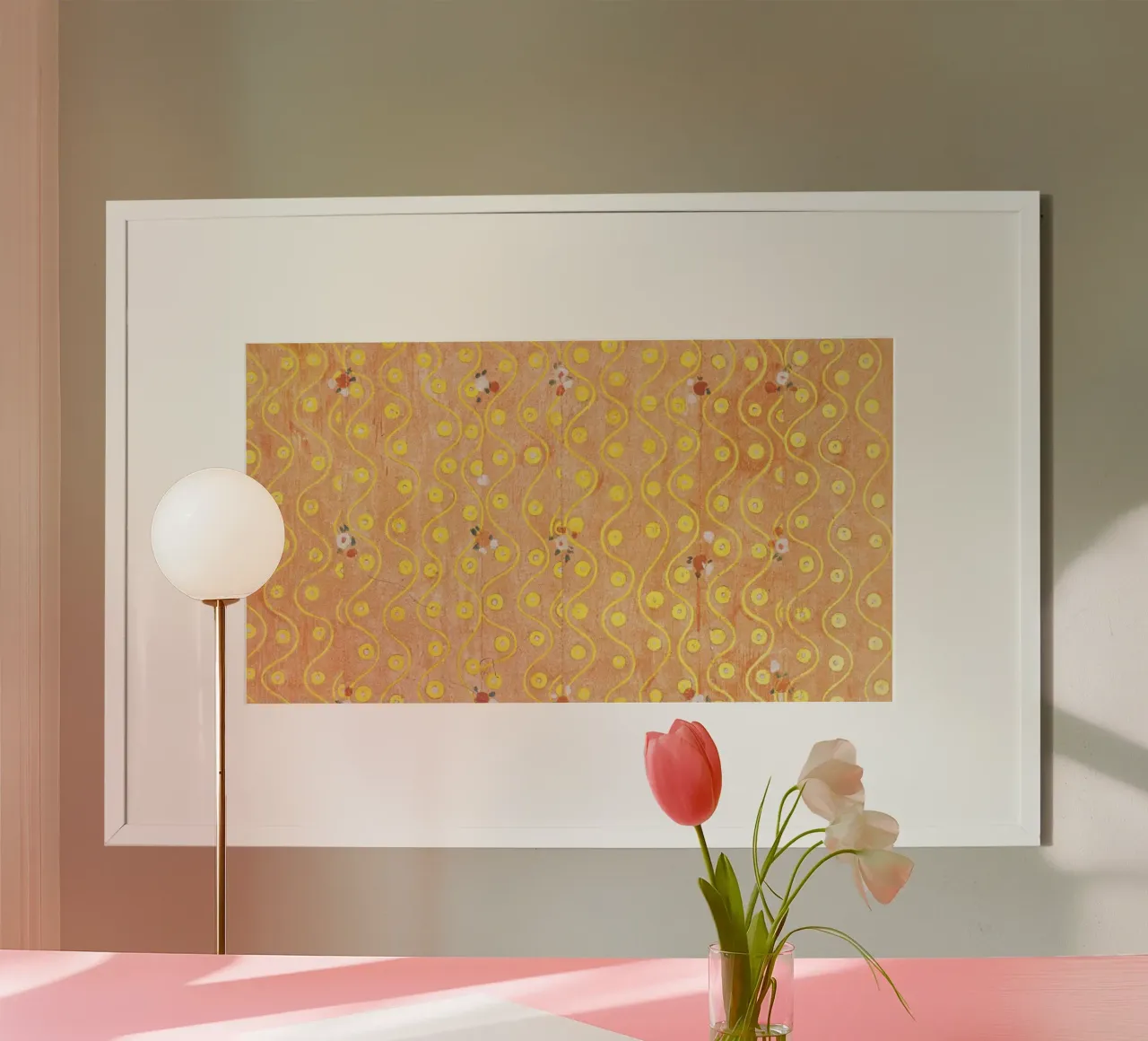 Ispirato a Klimt - Volute di pesca e oro, patch floreale Art Nouveau poster da ClubArt
