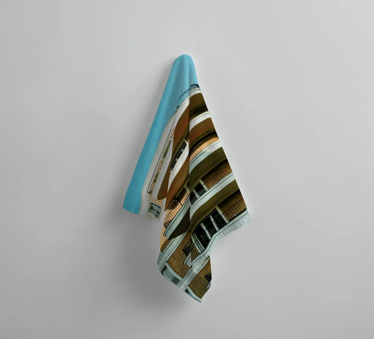 Sun Kissed Building serviette de bain de Sebastian Hilgetag