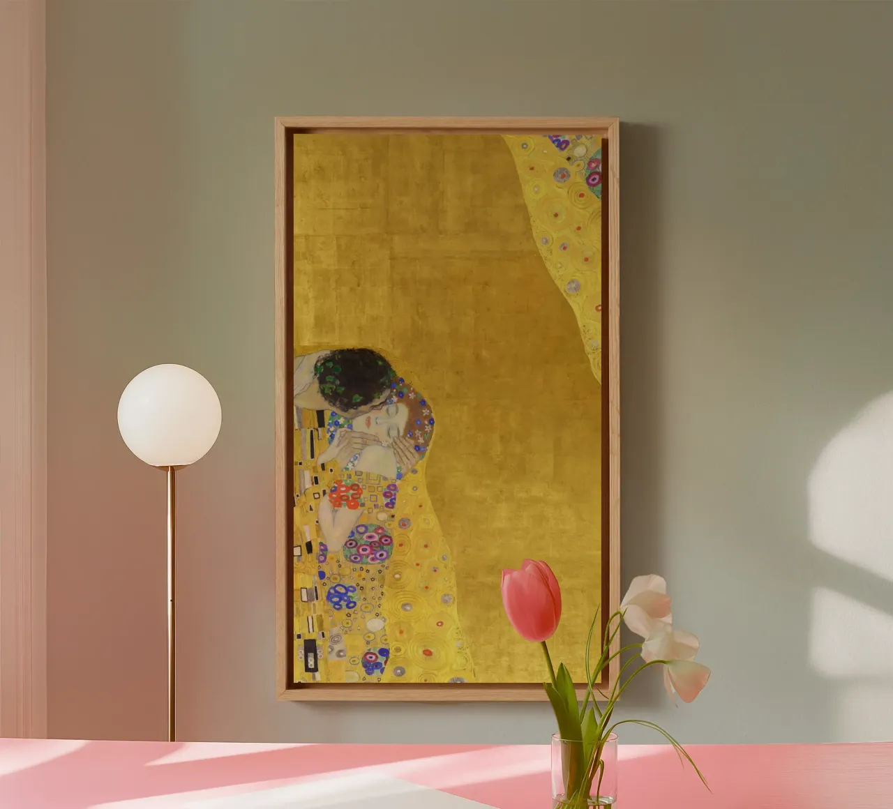 Klimts "Der Kuss" (Liebespaar) - Goldenes Zeitalter, Ikone des Jugendstils Leinwand mit Schattenfugenrahmen von ClubArt