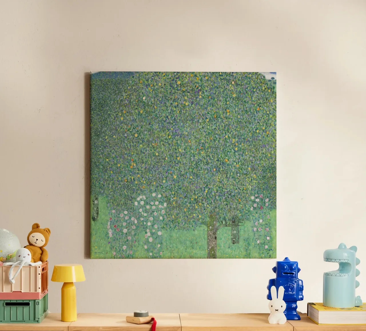Klimts "Rosensträucher unter Bäumen" - Pointillistisch, Natur, üppig Leinwand mit Schattenfugenrahmen von ClubArt