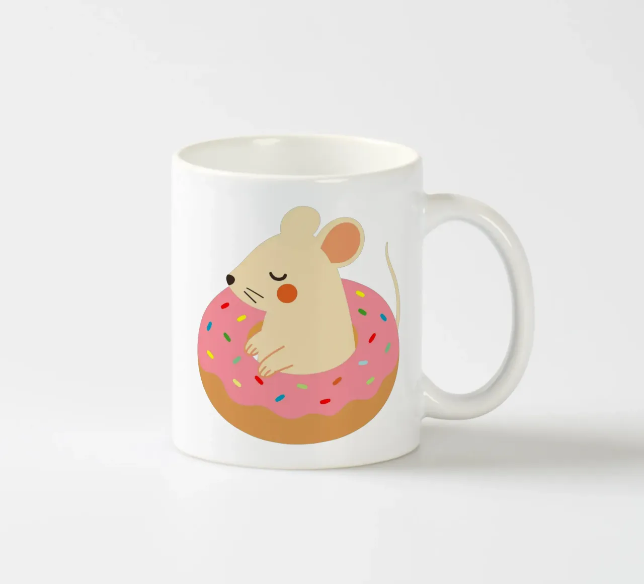 Douce souris dans un beignet - Illustration animalière ludique mug en céramique de namosh