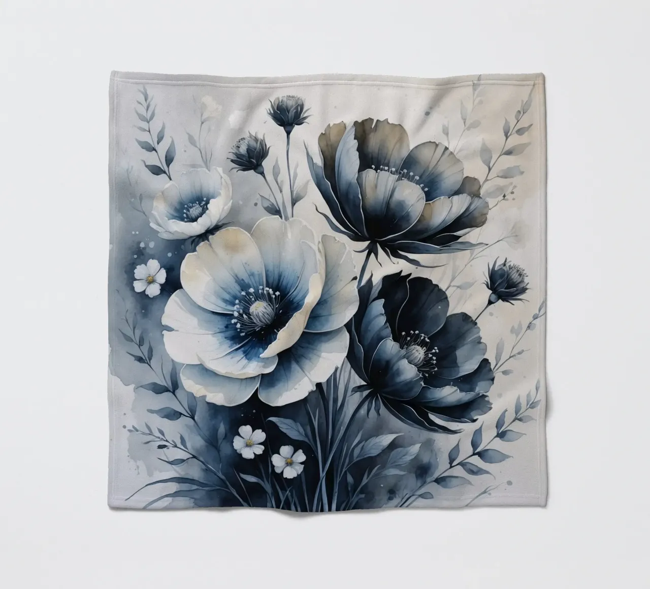 Composizione floreale con fiori bianchi e blu coperta in pile da DesignDoodle