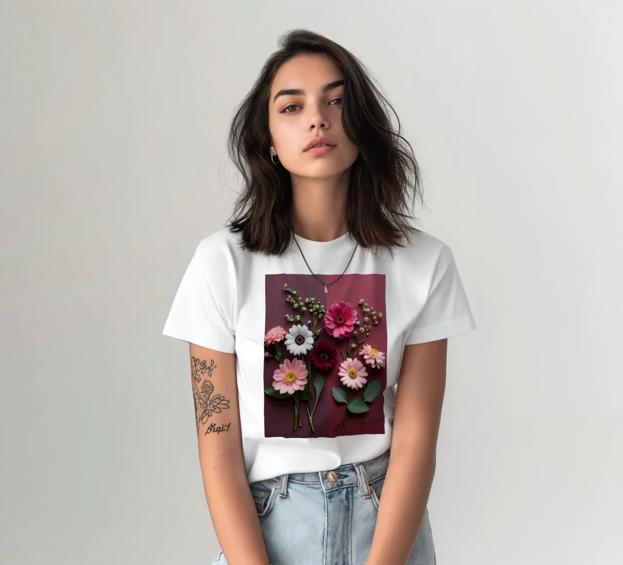 Composizione colorata di fiori freschi t-shirt da DesignDoodle