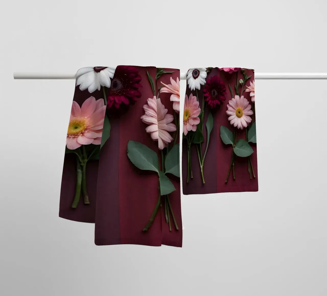 Composizione colorata di fiori freschi asciugamano da bagno da DesignDoodle