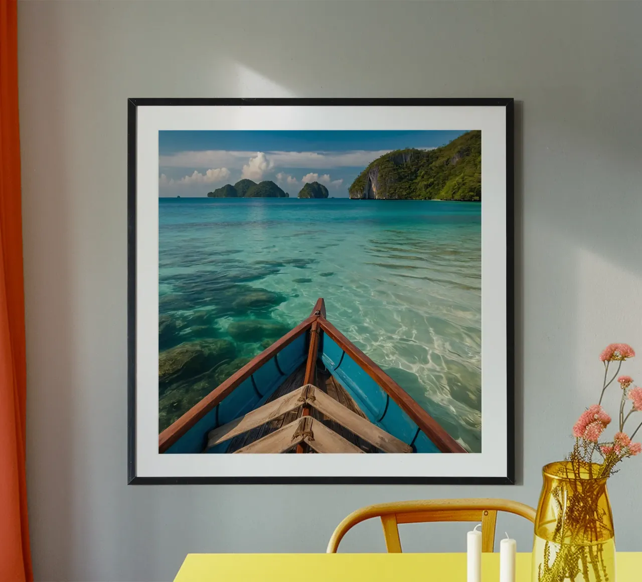 Die Gelassenheit eines Holzbootes, das durch kristallklares Wasser gleitet Poster mit Aluminium Rahmen von DesignDoodle