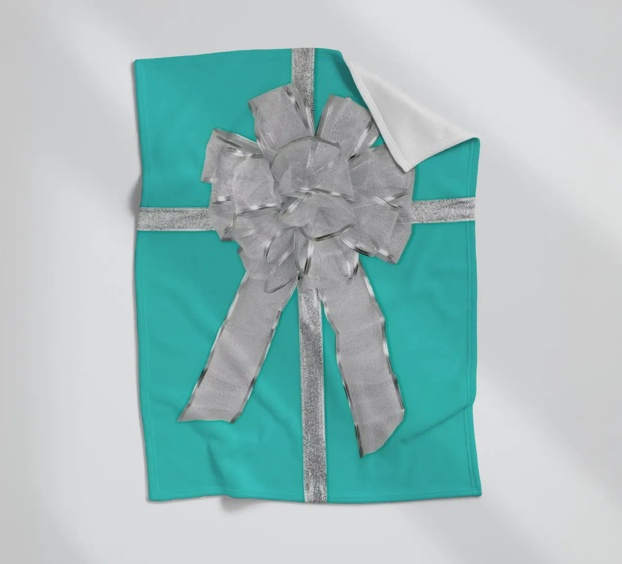 Do Not Open Till Christmas coperta in pile da Juj Winn