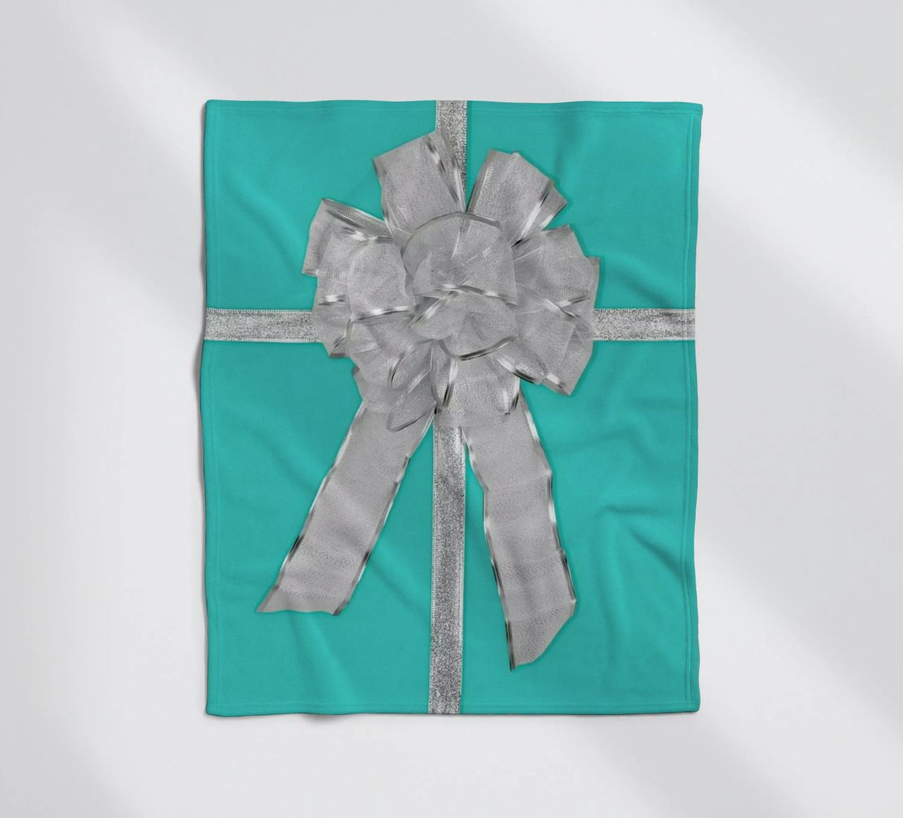 Do Not Open Till Christmas coperta in pile da Juj Winn
