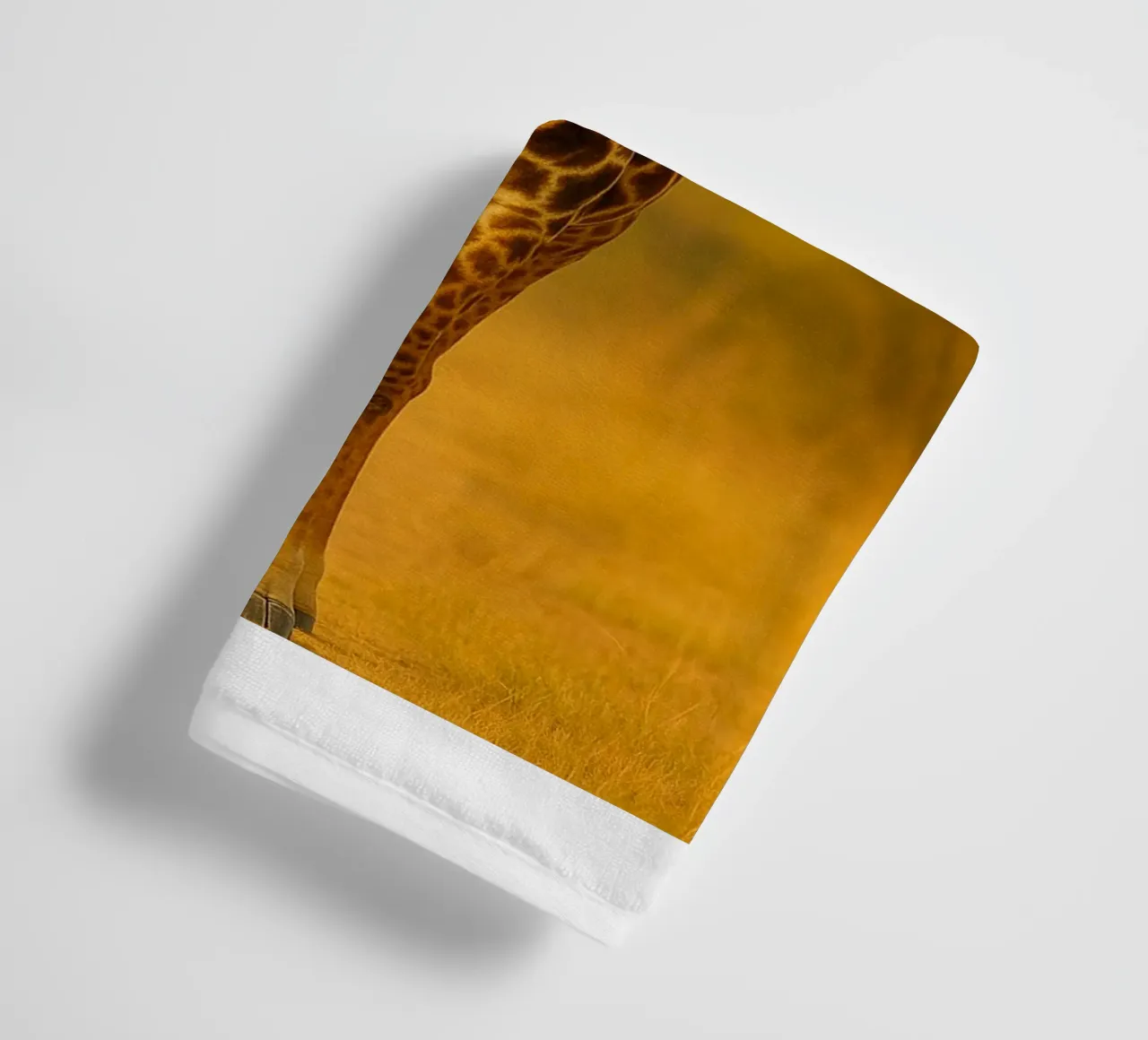 Girafe dans la forêt serviette de bain de kukupuu