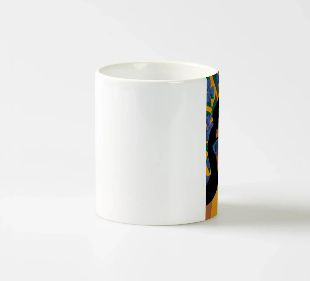 Fioritura di tonalità fredde tazza in ceramica da Arcane Shade