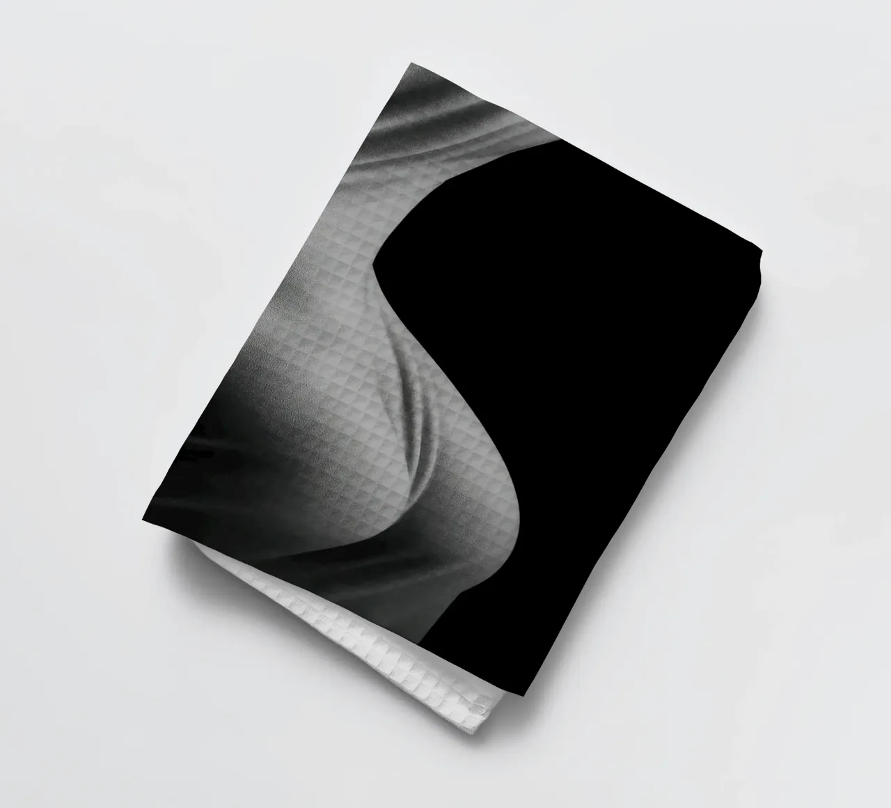 Paris sensuel – Drapé de lumière sur formes en tension torchon de Black & White