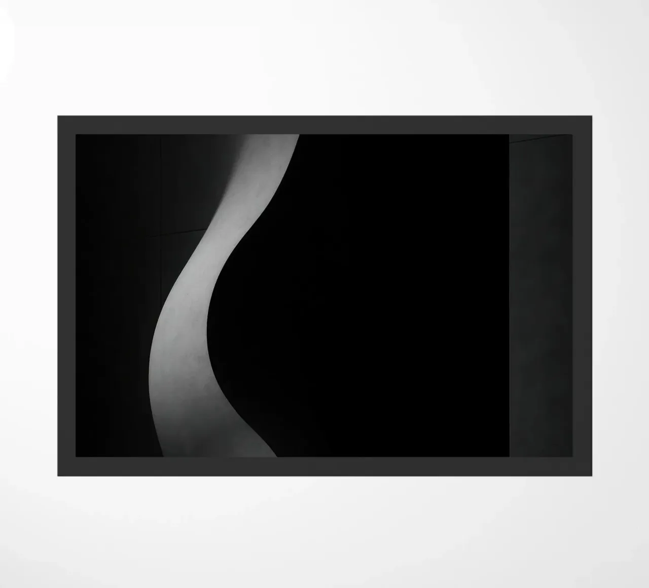 Architecture charnelle à Paris – Ombres en tension paillasson de Black & White