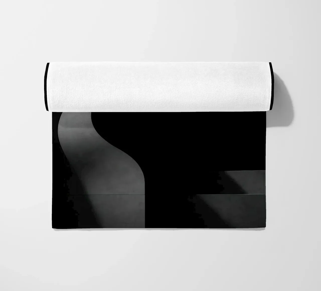 Architecture charnelle à Paris – Ombres en tension serviette de plage de Black & White