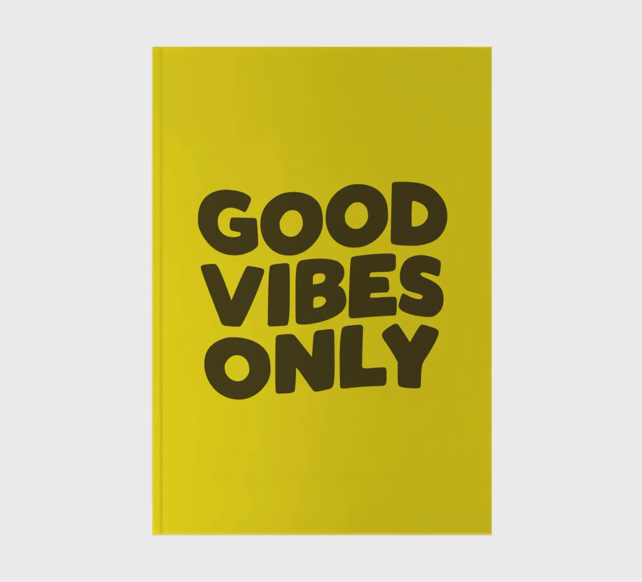 Good Vibes Only Typography Design imprimé en jaune et noir carnet de notes de THE MOTIVATED TYPE