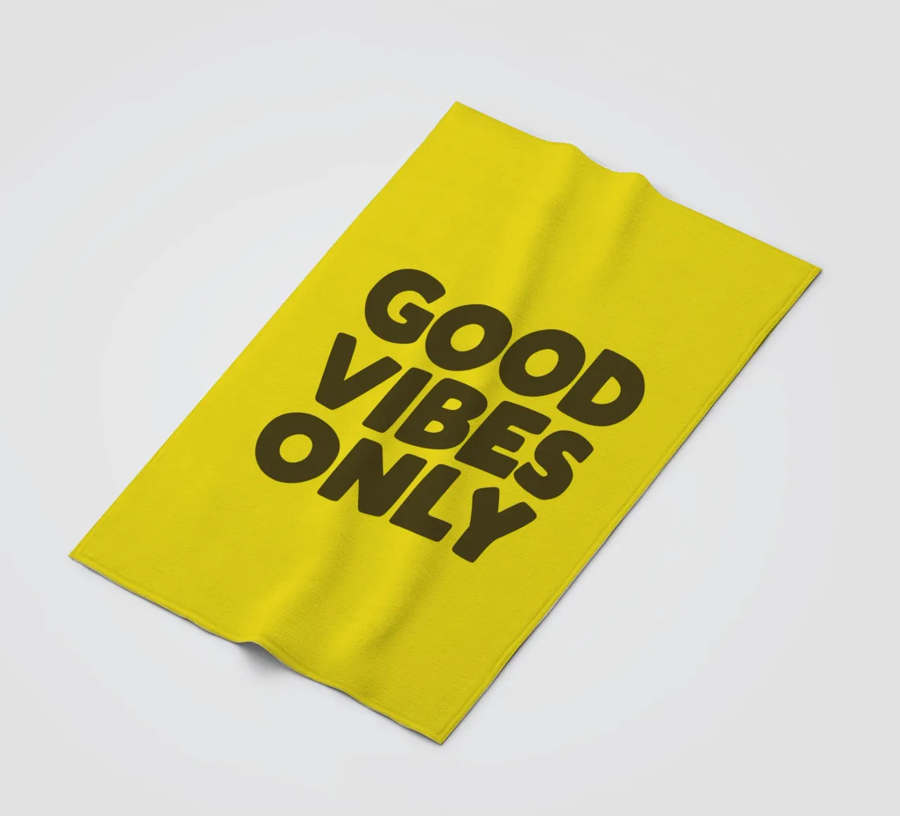 Good Vibes Only Typography Design imprimé en jaune et noir plaid polaire de THE MOTIVATED TYPE