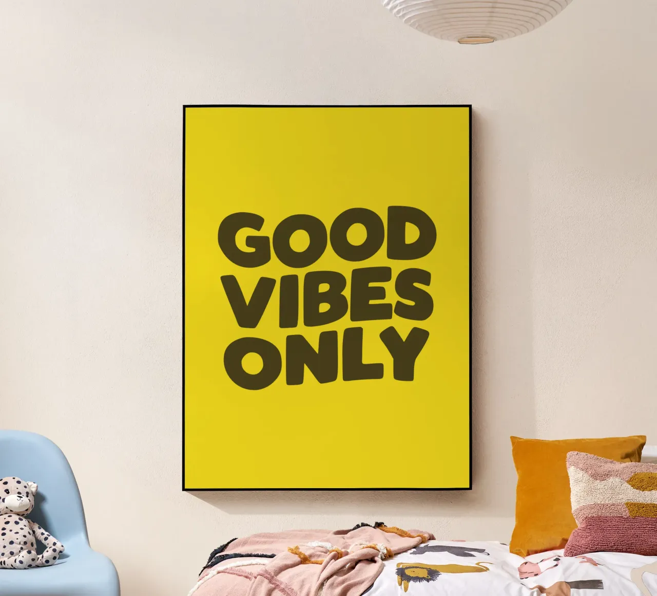 Good Vibes Only Typography Design imprimé en jaune et noir plexiglas de THE MOTIVATED TYPE