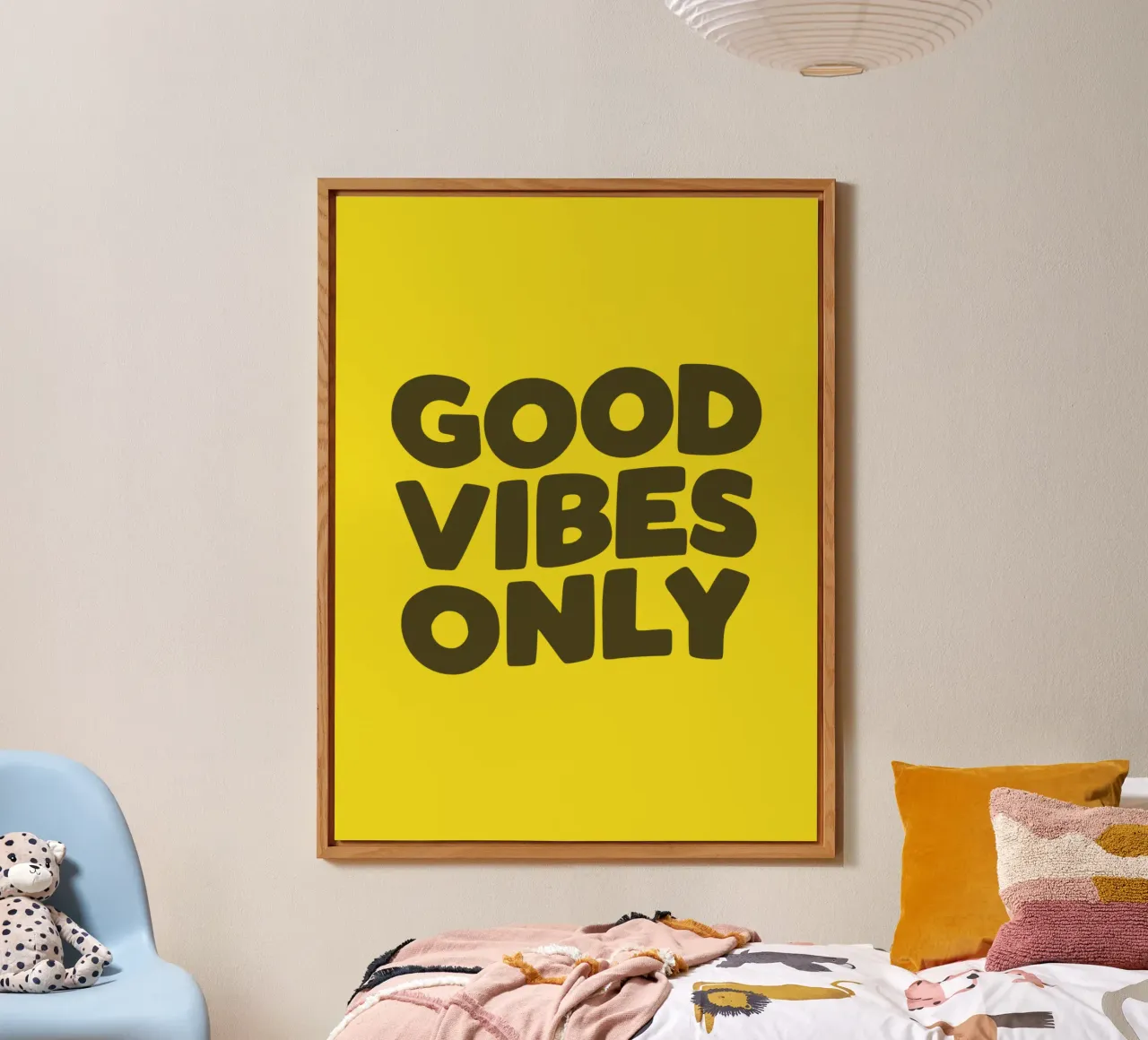 Good Vibes Only Typography Design imprimé en jaune et noir alu dibond de THE MOTIVATED TYPE
