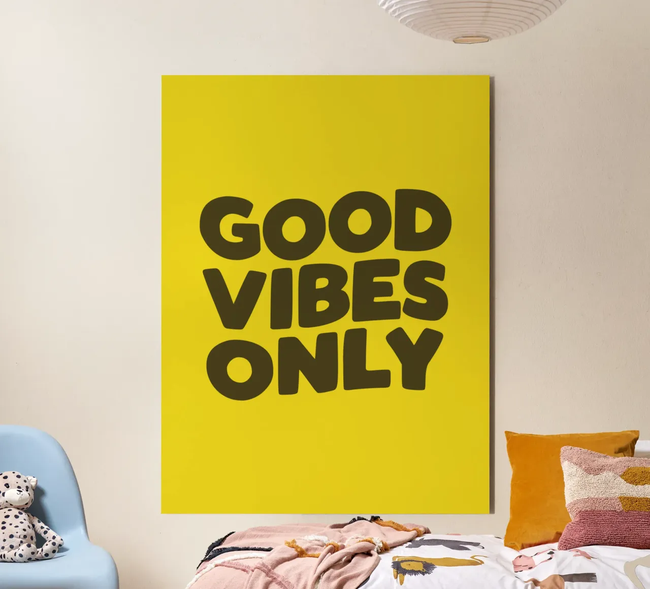 Good Vibes Only Typography Design imprimé en jaune et noir alu dibond de THE MOTIVATED TYPE