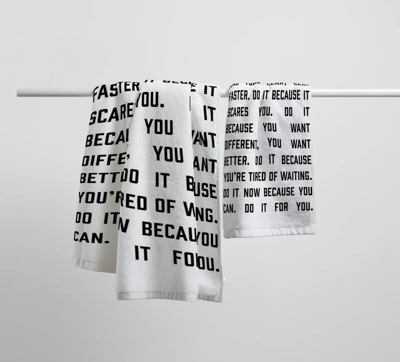 Do It Now1 asciugamano da bagno da The Native State
