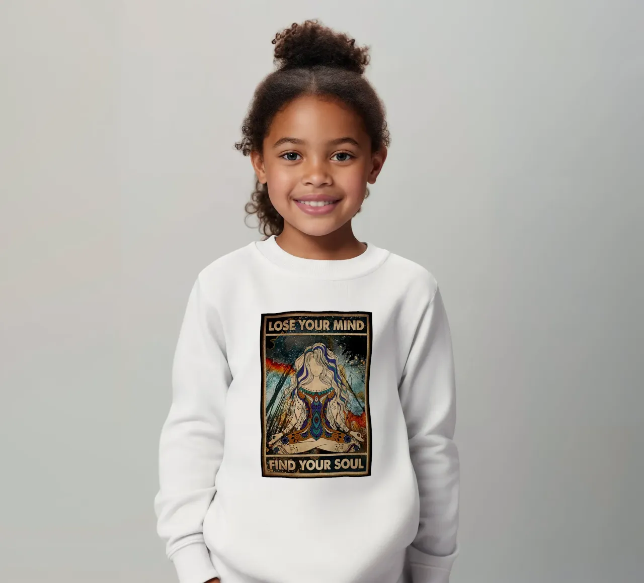Poster della ragazza hippie che pratica lo yoga: "Perdi la testa, trova la tua anima". felpa bambino da Aaronshop