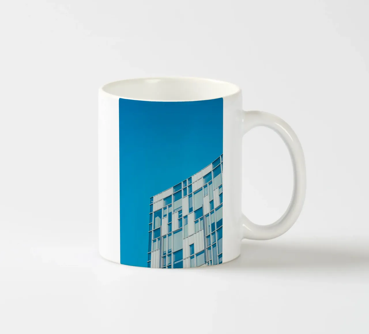 moderne Architektur Keramik Tasse von Bleu