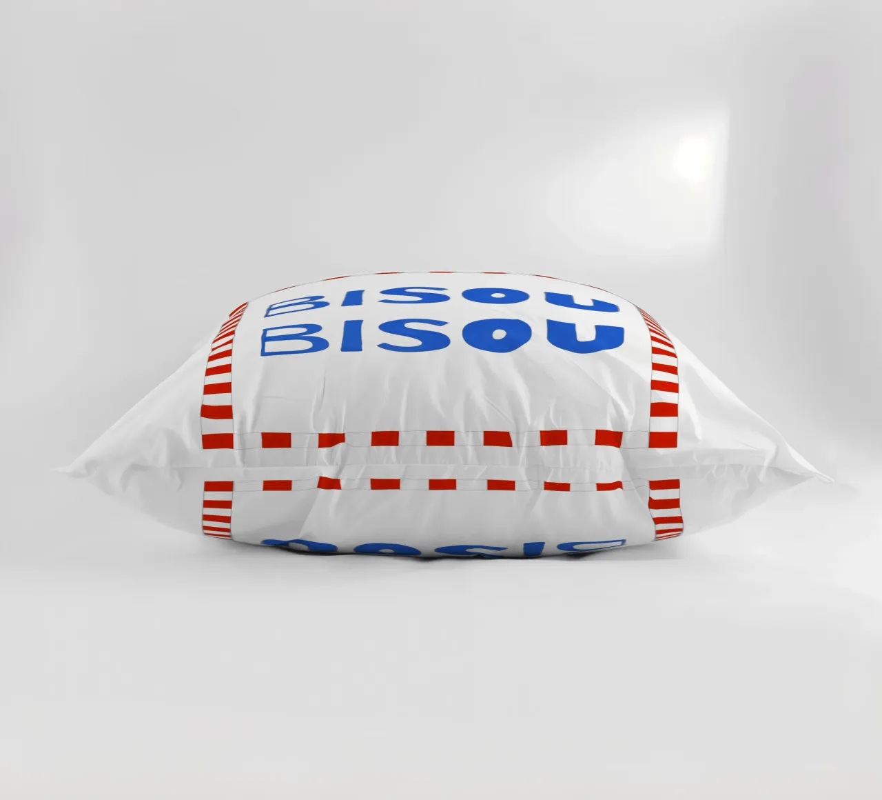 bisou bisou. cuscino da FRICKE DESIGN