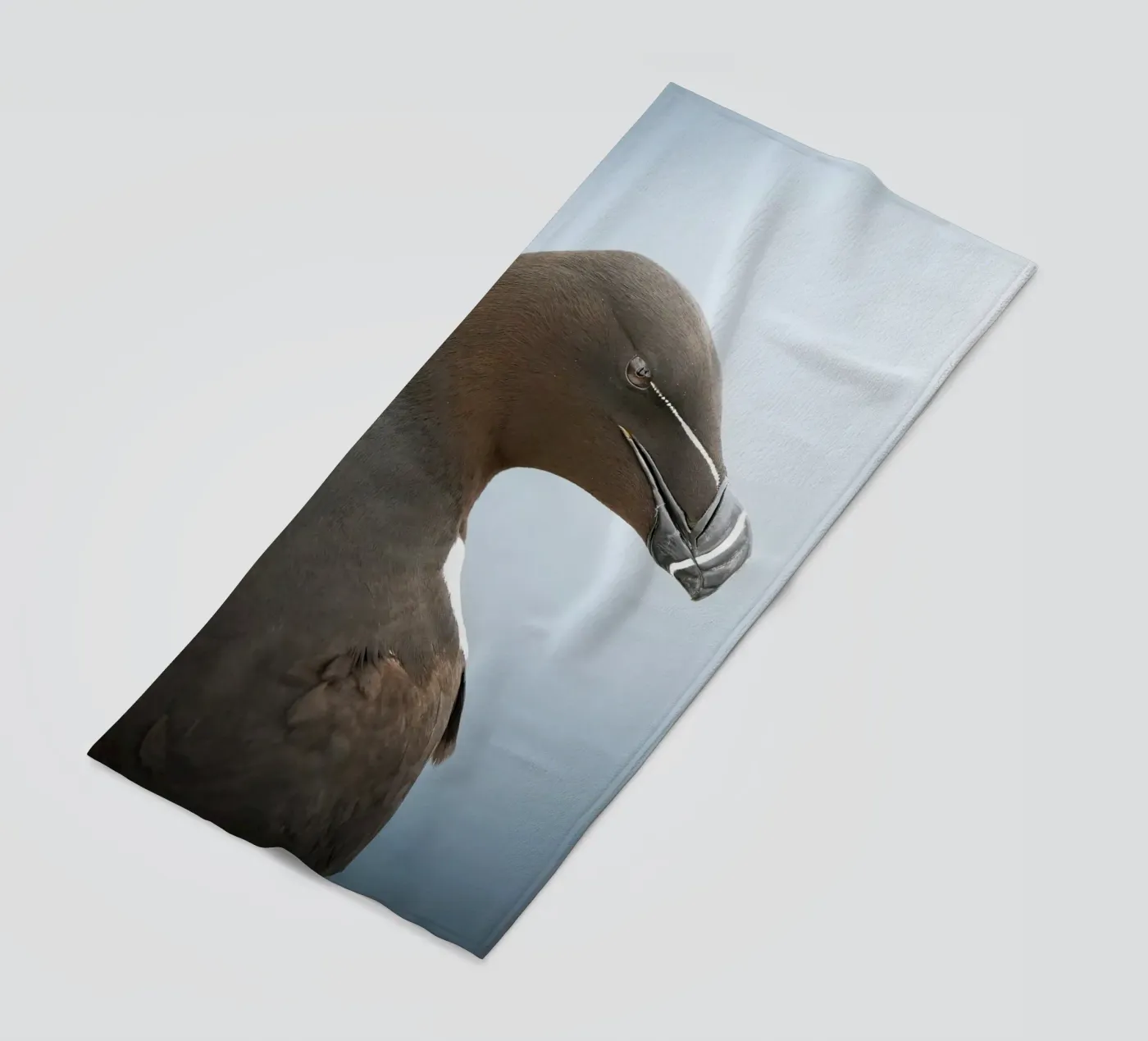 Tordalk Strandtuch von Tom's Wildlife