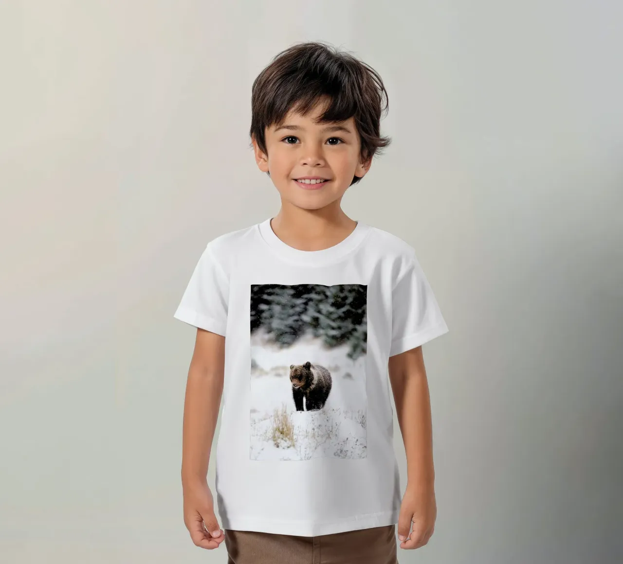 Bear Cub t-shirt bambini da EyeEm Mobile GmbH
