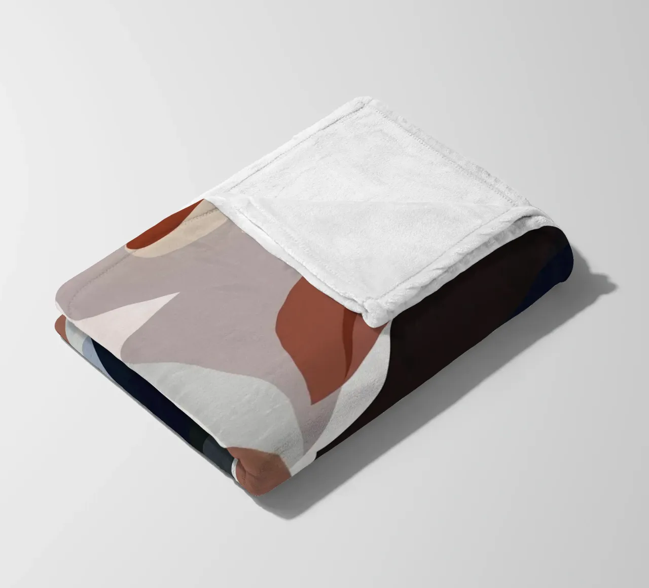 Forme astratte sovrapposte in armonia coperta in pile da Little Dean