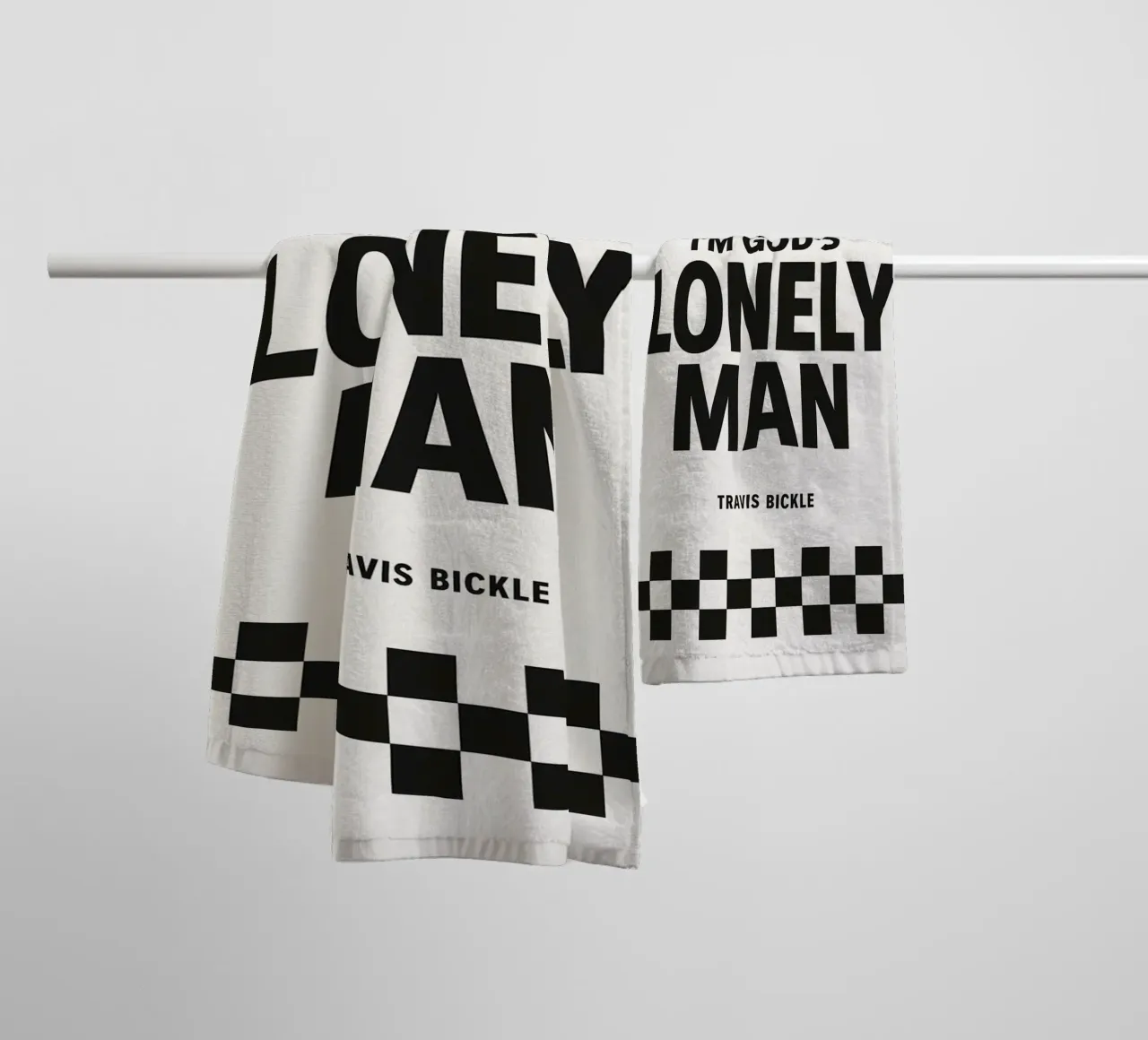 Lonely Man Print asciugamano da bagno da MoviesArt