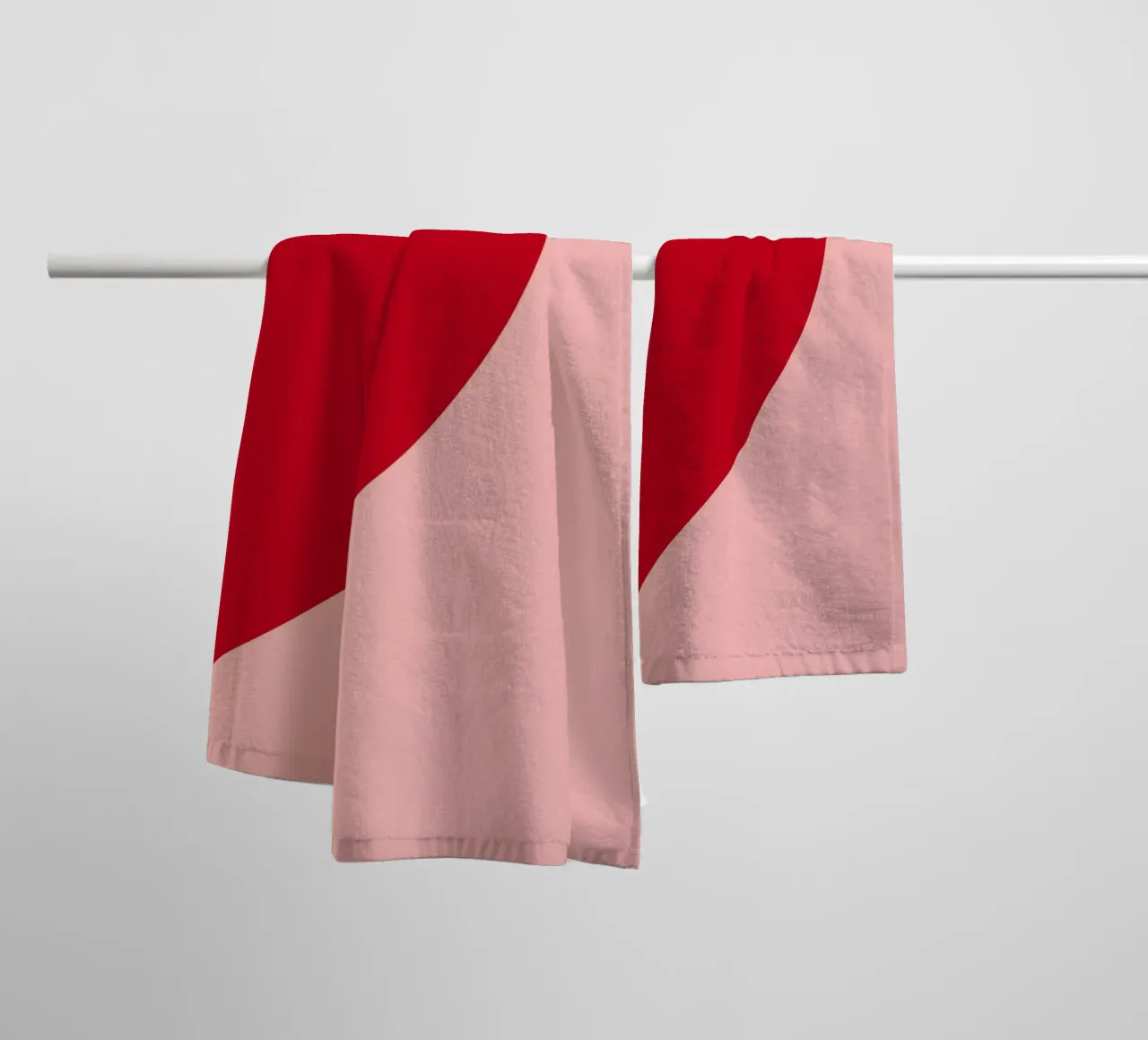 Minimalistische liefdesprint "Half Heart" - Modern & Zoet badhanddoek van ClubArt