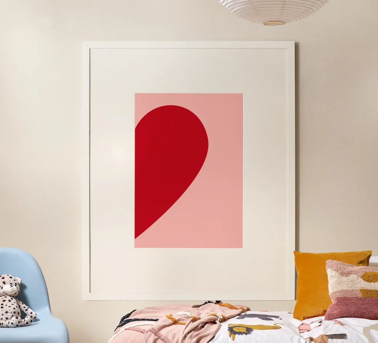 "Halbes Herz" Minimalistische Liebe Kunstdruck - Modern & Süß Poster mit Kunststoffrahmen von ClubArt