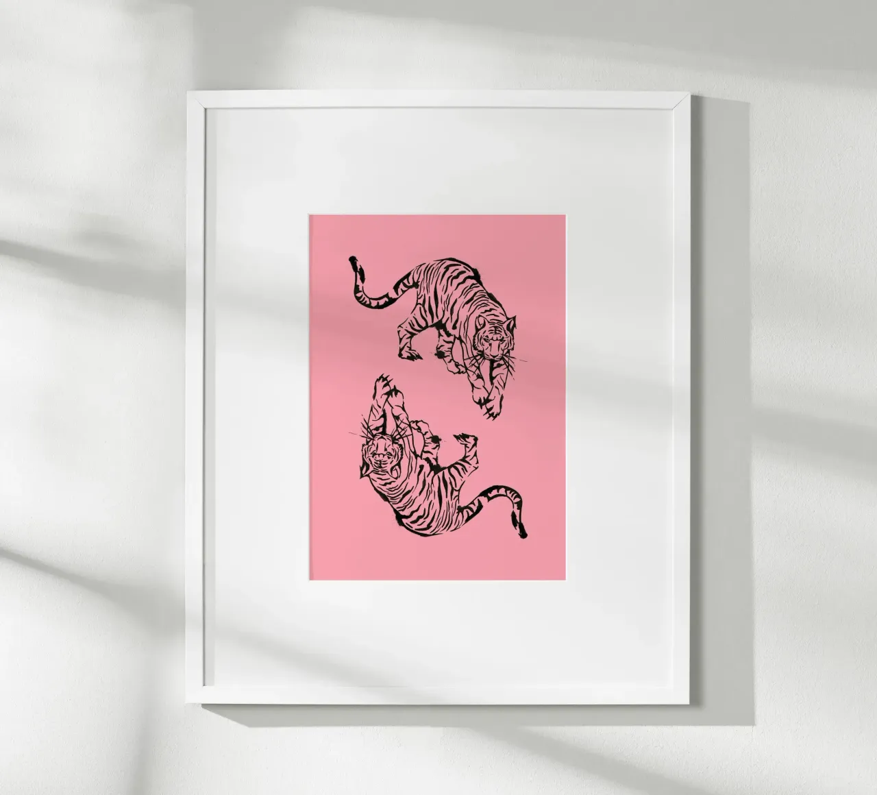 Impression d'art à l'encre "Twin Tigers" - Rose Esthétique et audacieux poster avec cadre en plastique de ClubArt